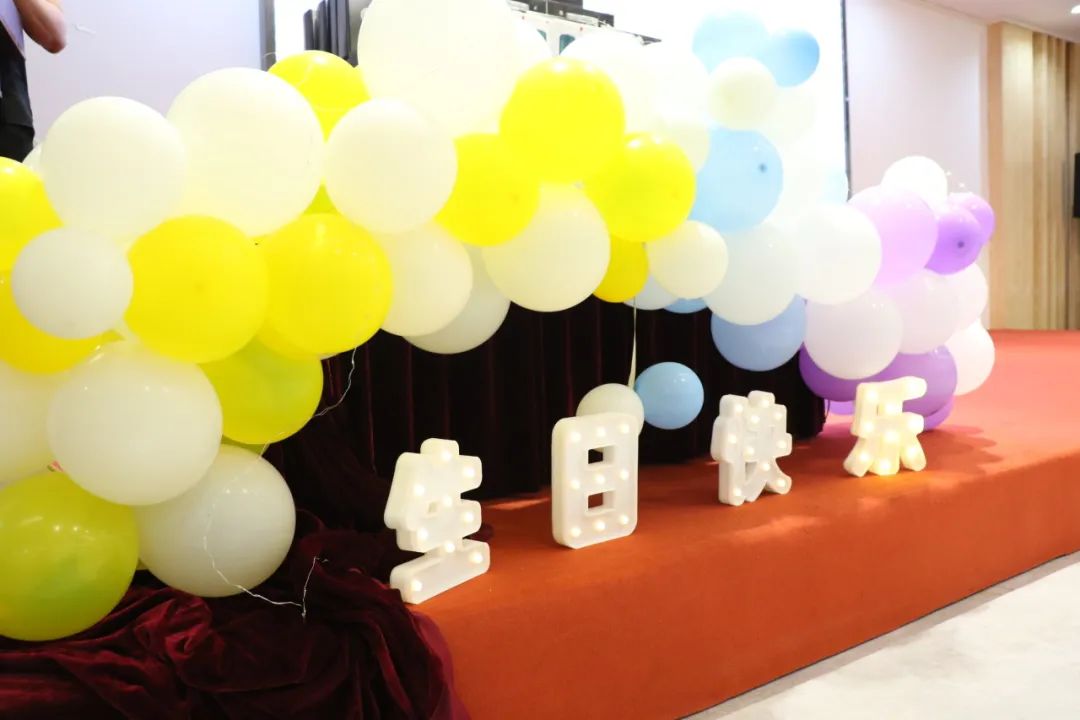 春夏拾光,喜辰共乐 | 将军陶瓷集团第二季度员工生日会圆满举办!(图5) 春夏拾光,喜辰共乐 | 将军陶瓷集团第二季度员工生日会圆满举办!(图5)