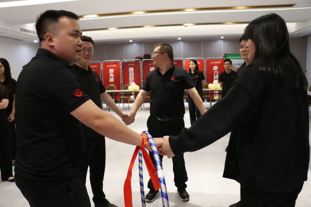 春夏拾光,喜辰共乐 | 将军陶瓷集团第二季度员工生日会圆满举办!(图8) 春夏拾光,喜辰共乐 | 将军陶瓷集团第二季度员工生日会圆满举办!(图8)