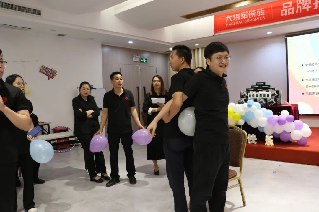 春夏拾光,喜辰共乐 | 将军陶瓷集团第二季度员工生日会圆满举办!(图9) 春夏拾光,喜辰共乐 | 将军陶瓷集团第二季度员工生日会圆满举办!(图9)